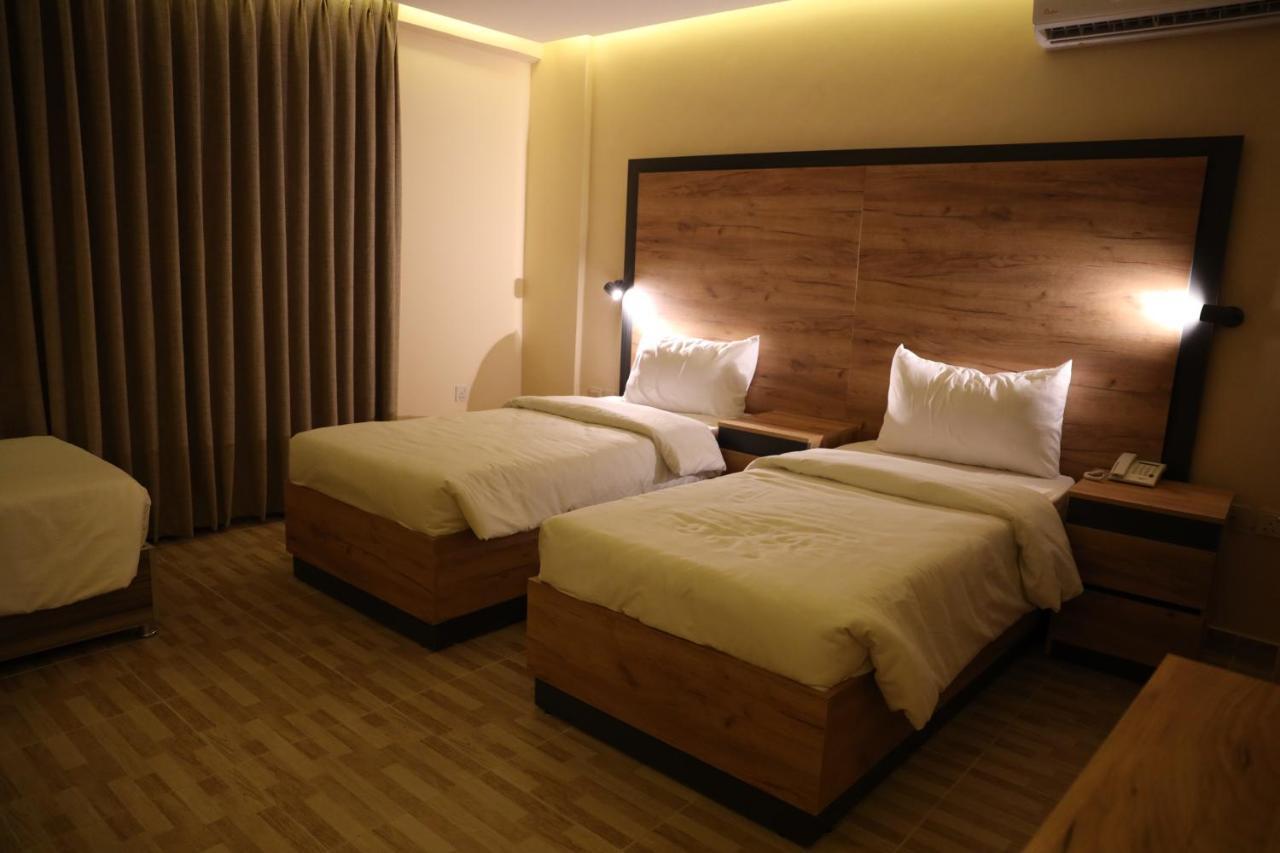 The Palm Hotel Aqaba Exterior photo